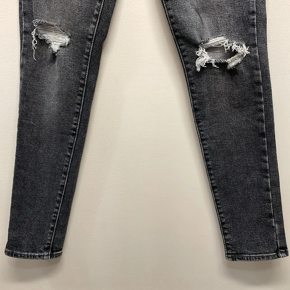 NWOT Levi’s 721 High Rise Skinny Black Wash Denim Jeans Distressed 26 - Picture 3 of 15